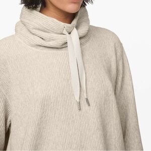 #139 Lululemon Retreat Yourself Pullover
Heathered Light Ivory L/XL